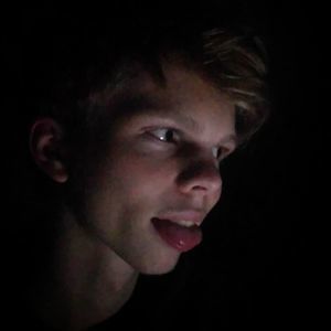 Meet your Posher, Aden